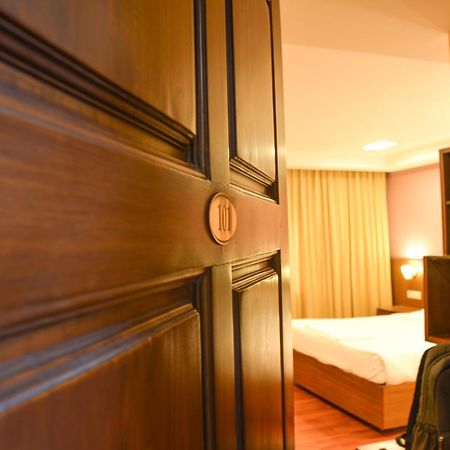 Serene Boutique Hotel Bangalore Exterior foto