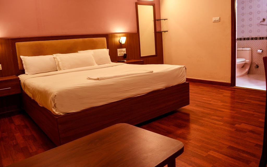 Serene Boutique Hotel Bangalore Exterior foto